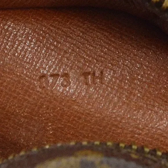 LV Trocadero 24 - Picture 13 of 14